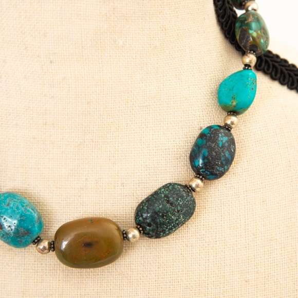 Turquoise nugget choker with sterling silver beads and clasp 17” in length - Picture 8 of 11